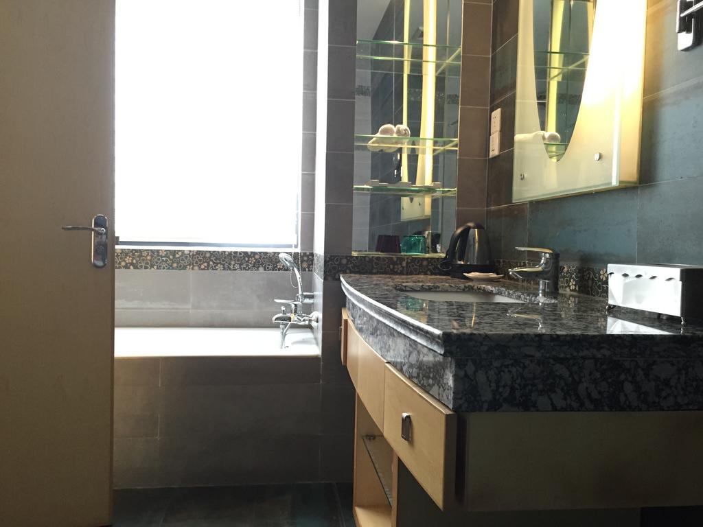 Alton Hotel Wuhu Chambre photo